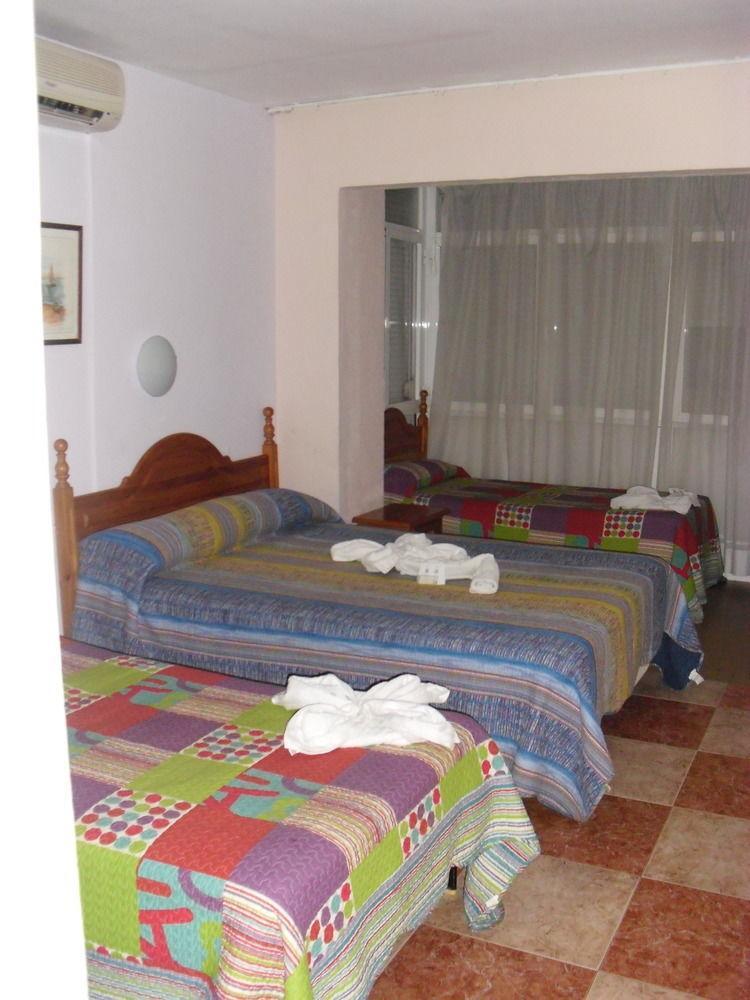 Hotel Virgen del Rocio II Torremolinos Exterior foto
